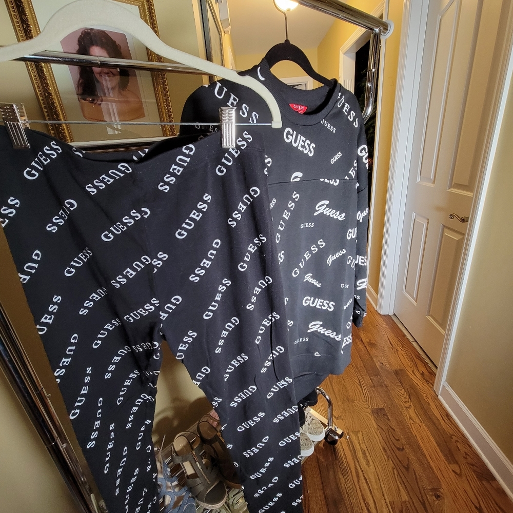 GUESS MATCHING SET black and white Brand New